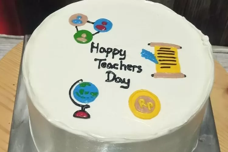 5 potret hiasan kue tart bisa jadi ide kue Hari Guru untuk pengajar laki-laki. (Instagram/@alysakitchen86)