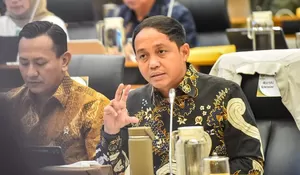 Raja Juli Antoni Diminta Taubat Nasuha, DPR Bela: Pak Menteri Cuci Piring