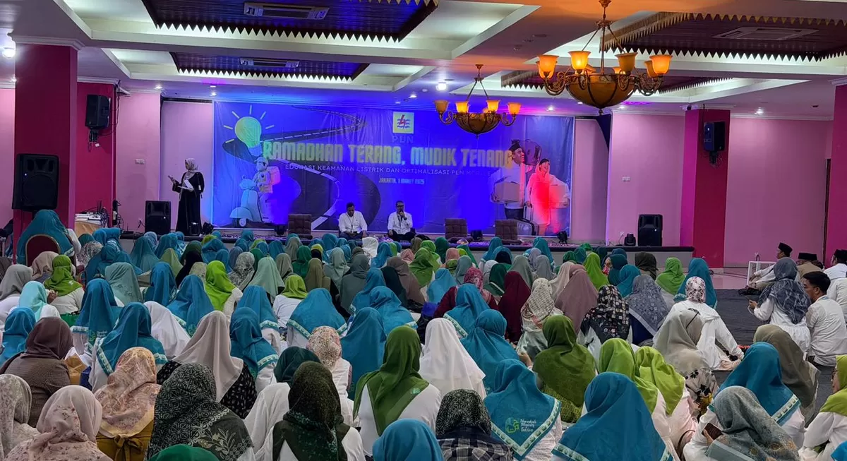 Ida Fauziyah &amp; PLN edukasi warga Jakarta cegah kebakaran saat mudik. (FOTO: Ist)