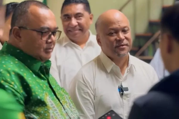 Pertemuan: Bakal Calon Gubernur Jabar dari Partai Nasdem, Ilham Akbar Habibie menemui ketua DPW PPP Jawa Barat Pepep Saepul Hidayat di kantor DPW PPP, Jalan Pelajar Pejuang, Kota Bandung, pada Rabu (8/8). (Instagram @petigajabar.official)