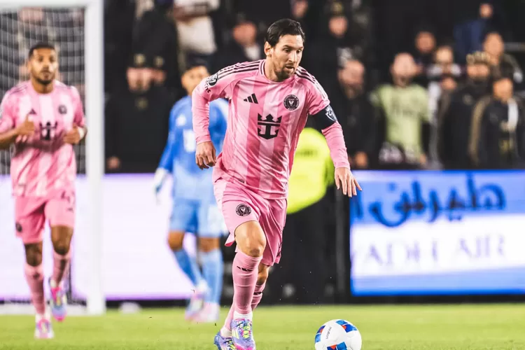 Aksi Lionel Messi dalam pertandingan Los Angeles FC melawan Inter Miami CF. 
