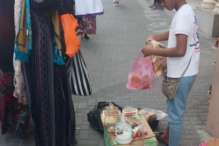 Jadi Tombo Kangen Jemaah Haji Banyuwangi Berburu Makanan Dan Jajanan Khas Nusantara Di Makkah