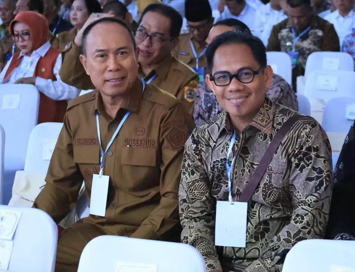 Andi Syahrir bersama Gubernur Sultra Andi Sumangerukka
