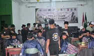 Kisah Unik di Balik Pelatihan Cukur RMI NU Cianjur: Dari Modal Lamaran hingga Takut Pulang ke Pesantren