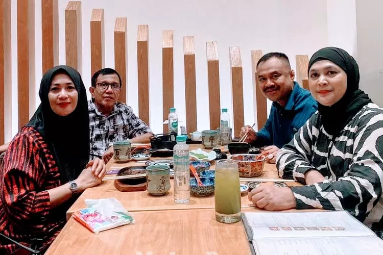 Ketua PWI Sumut H.Farianda Putra Sinik melakukan pertemuan silaturahmi dengan Ketua PWI Pusat Hendri Ch Bangun didampingi Ketua IKWI Sumut dan Pusat, Rabu malam (1/5/2024) di Jakarta.