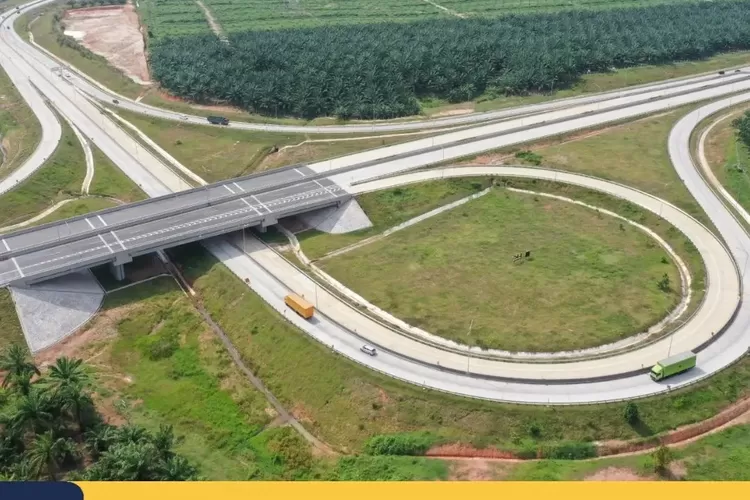 Jalan Tol Indrapura-Kisaran di Provinsi Sumatera Utara menjadi ruas jalan tol paling banyak dilintasi di Sumut. Proyek ini rangkaian Jalan Tol Trans Sumatera (JTTS). (Instagram: pupr_bpjt)