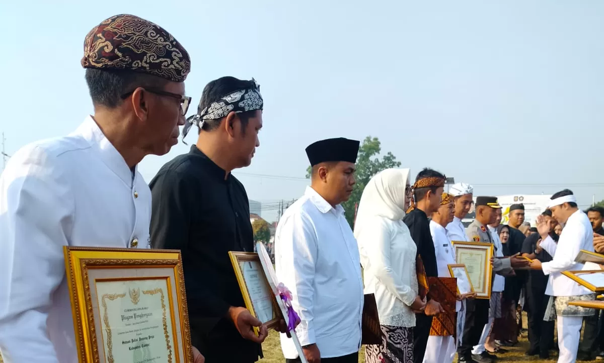 Desa Sirnagalih sabet dua penghargaan di Hari Jadi Cianjur (HJC). (FOTO: Ist)