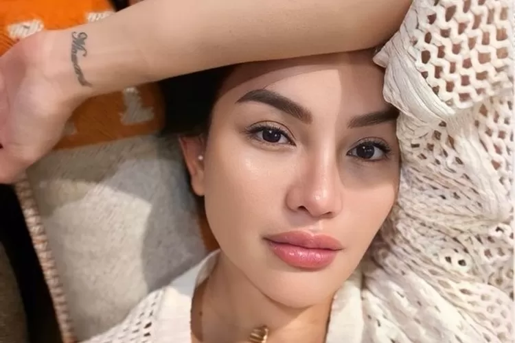 Nikita Mirzani belum puas sindir Marshel Widianto (Sumber : Instagram @nikitamirzanimawardi_172)