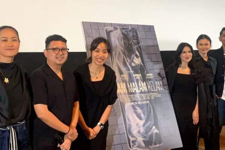 Pemeran dan kru film thriller "Dendam Malam Kelam".  (ANTARA/HO-Falcon Pictures)