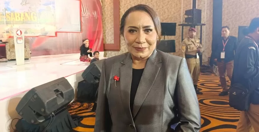 Ketua KPU Papua Selatan, Theresia Mahuze, bicara soal debat sebagai cermin para calon pemimpin kepala daerah Papua Selatan. (CENDERAWASIH POS/SULO)