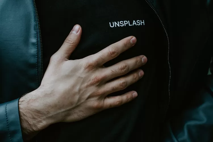 Ilustrasi nyeri dada (Unsplash/Ashkan Forouzani)