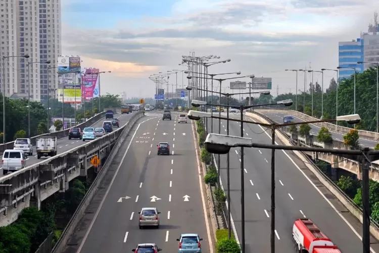 Ilustrasi mega proyek Jalan Tol Trans Sumatera (JTTS) yang dikabarkan akan bertambah sepanjang 196 km di bulan Juni 2024. 9 ruas jalan tol juga diupayakan bisa beroperasi. (Instagram: pupr_bpjt)