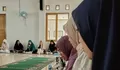 Mahasiswa KKN IAI Al Azhary Cianjur Pererat Silaturahmi Lewat Pengajian