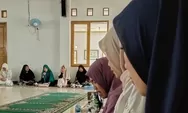 Mahasiswa KKN IAI Al Azhary Cianjur Pererat Silaturahmi Lewat Pengajian