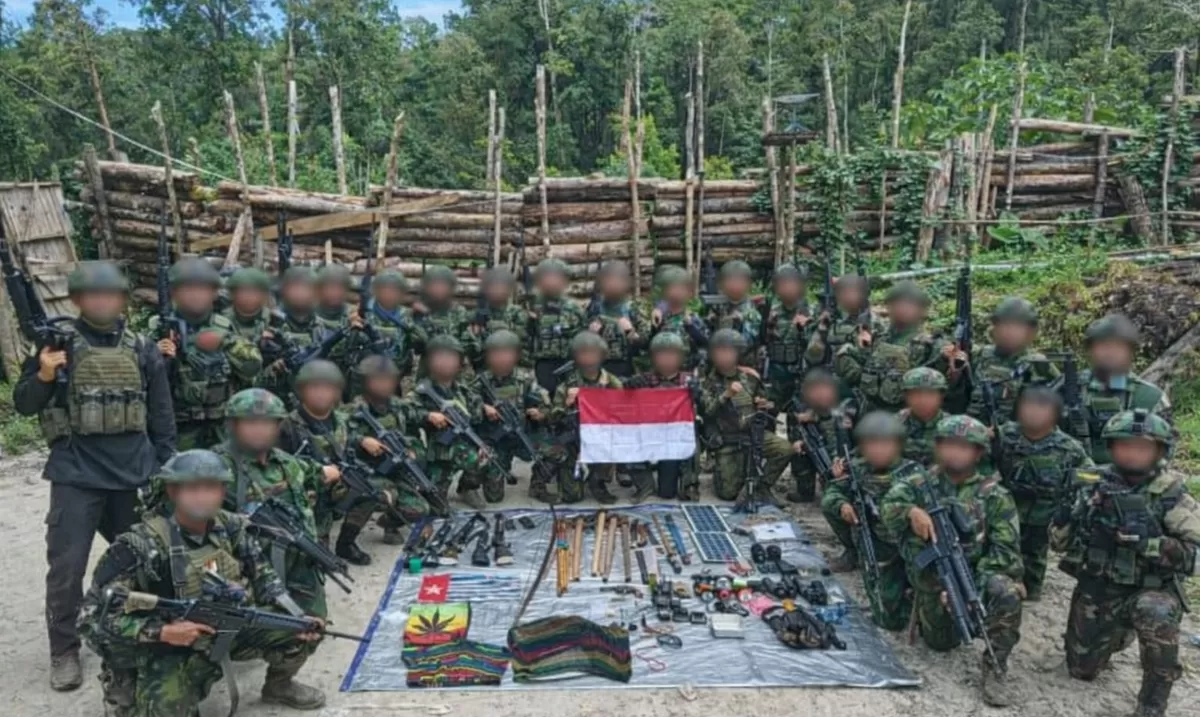 Satgas Yonif 300 Brajawijaya sita senjata pi dan perlengkapan logistik di Nduga. (FOTO: Ist)