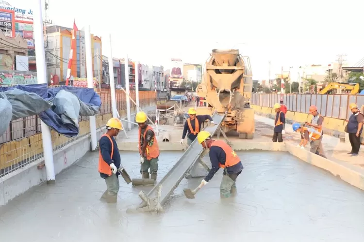 Ilustrasi pembangunan Jalan Tol Bayung Lencir Tempino yang pengerjaannya di akan berhenti sementara waktu karena pekerja konstruksinya akan mudik lebaran Hari Raya Idul Fitri tahun 2024. (Instagram: pupr_bpjt)