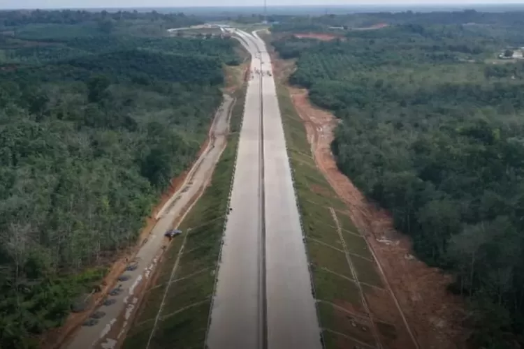 Salah satu ruas Jalan Tol Trans Sumatera (JTTS) yang baru saja rampung pembangunannya tapi akan dibuka saat libur Nataru, salah satunya ada di Provinsi Riau dan dioperaskan secara gratis (Instagram: PUPR_BPJT)