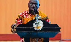 Mengaku Punya 3 Pacar, Pernyataan Kontroversial Menteri HAM Natalius Pigai Tuai Kritik Publik