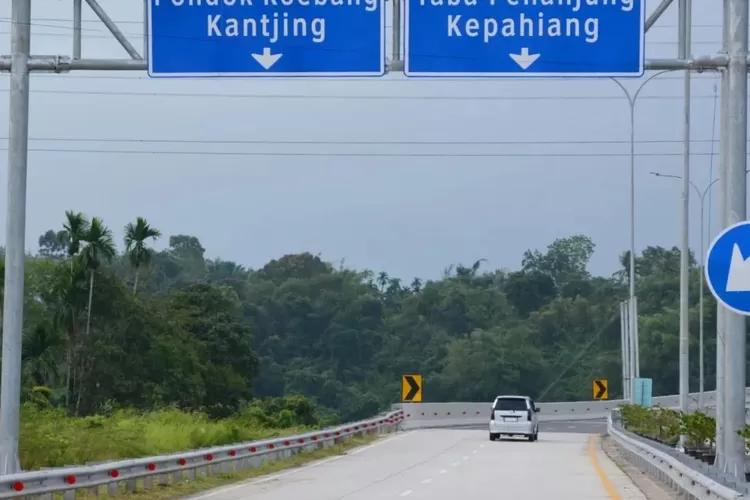 Ilustrasi jaringan Jalan Tol Trans Sumatera (JTTS) baru yang akan dibangun menghubungkan Lampung-Bengkulu melalui Kab. Pesisir Barat.  (Instagram: PUPR_BPJT)