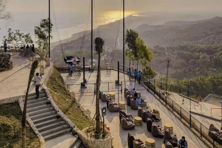 Pemandamgan tempat wisata Obelix Sea View, cocok buat menghabiskan libur Natal 2023 dan Tahun Baru 2024. (instagram @obelixseaview)