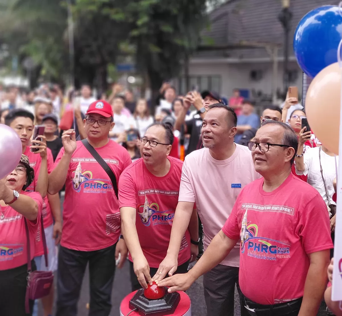 Richard Sualang ikut membuka kegiatan PHRG GMIM Paulus Titiwungen (Dok. Istimewa)