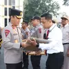 Kapolda Jambi Irjen Rusdi Hartono Beri Penghargaan Pada Personel Berprestasi