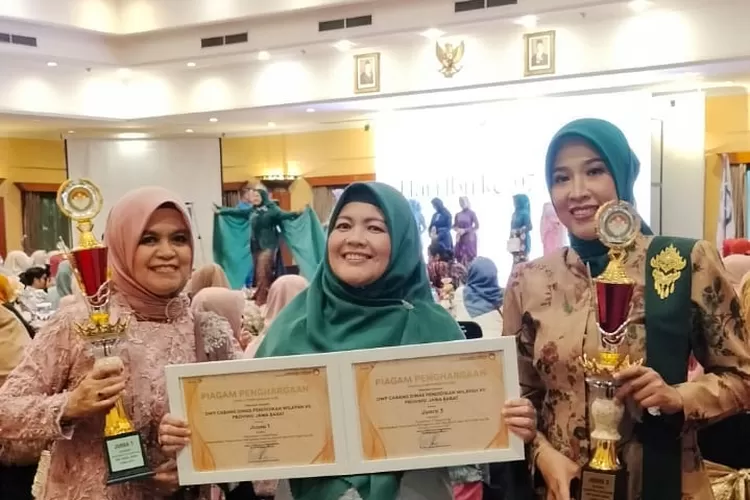 Pengurus DWP KCD Wilayah VII Terima Penghargaan E-Reporting (GoraJuara.com/dok AKSI)