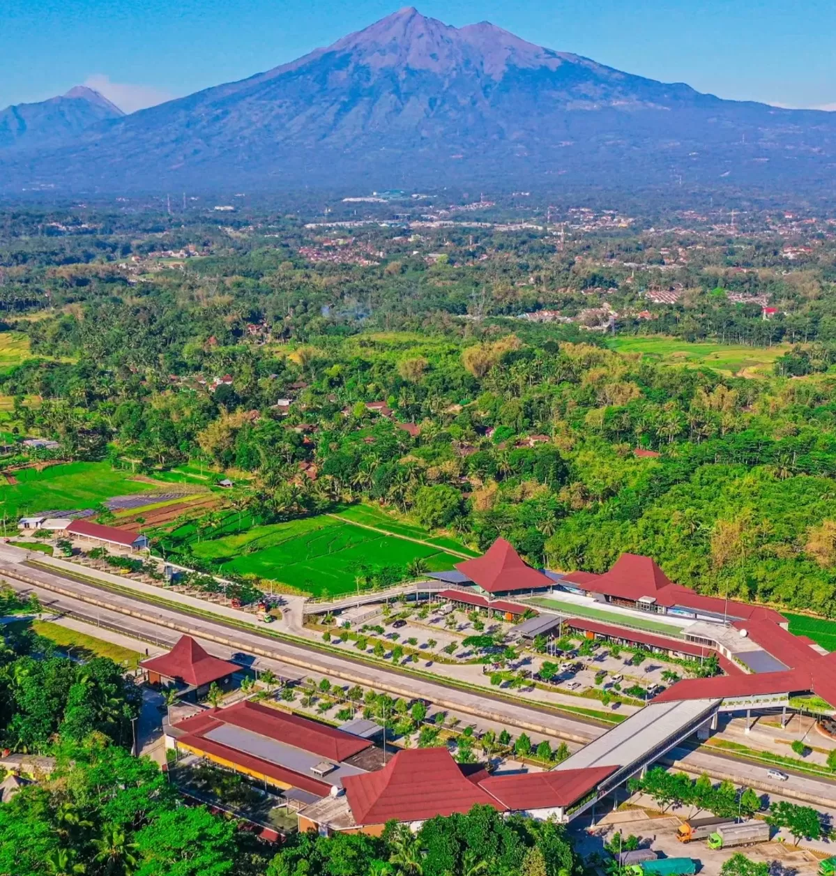 Rest Area KM 456 Salatiga, salah satu rest area cantik di Tol Trans Jawa. (Instagram/@viewsemarangrepost)