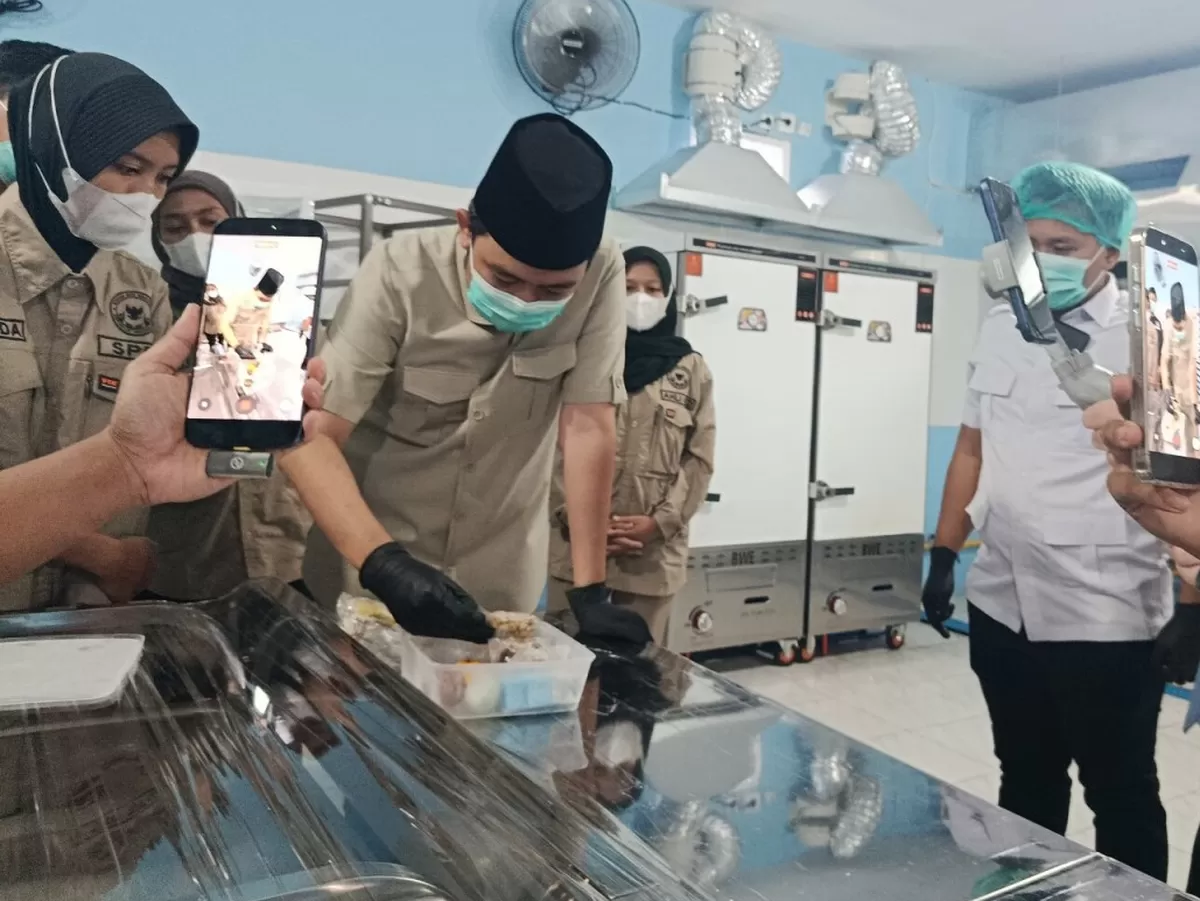 Ilusrasi. Bupati Jember Muhammad Fawait sidak dapur MBG dan memberhentikan 58 SPPG di Kabupaten Jember. (foto:pemkabjember) 