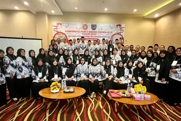 Pelaksanaan Konferensi Cabang (Koncab) PGRI Kecamatan Sukamajaya yang dilaksanakan pada Hotel Agria, Kabupaten Bogor, pada Sabtu, (22/11). (ANDIKA EKA/RADAR DEPOK)