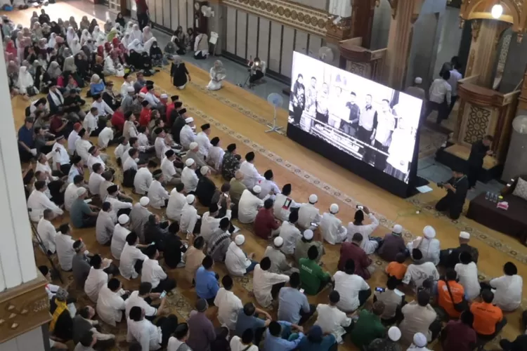 Ribuan Warga Cianjur Ikuti Istighosah dan Tabligh Akbar Mengenang 1 Tahun Bencana Gempa