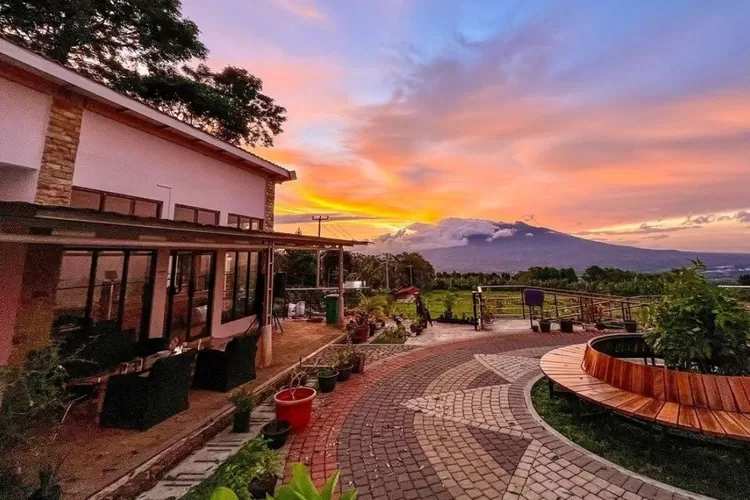 Sejati Camp and Resort, penginapan hidden gem di Bogor. (Sumber: Instagram @sejatiresort)