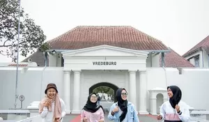 HTM Cuma Rp3 Ribu Aja Lho! Kamu Udah Bisa Enjoy Destinasi Edukasi Ini, Sini Intip Pesona Wisata Benteng Vredeburg di Yogyakarta
