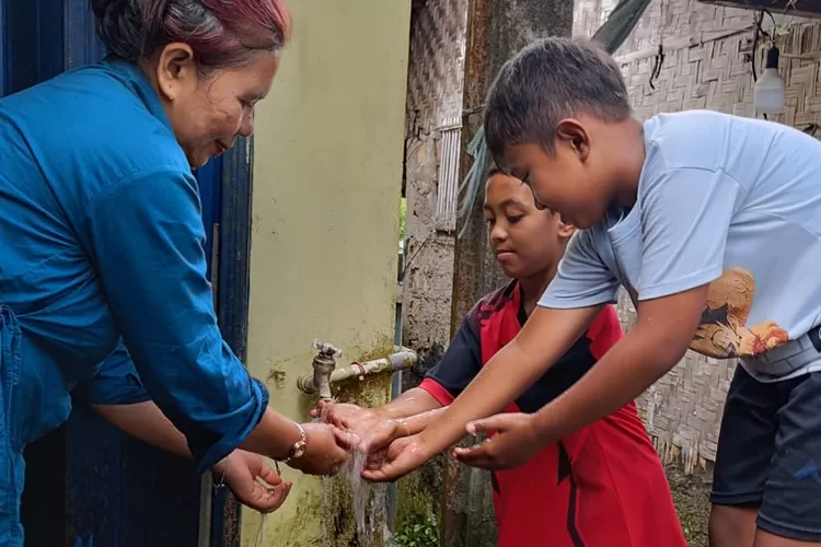 Sumur warga Ciherang dan sekitarnya mengering akibat operasional Pabrik AQUA Ciherang sejak 2011 kembali ramai di media sosial. (Foto/Istimewa.)