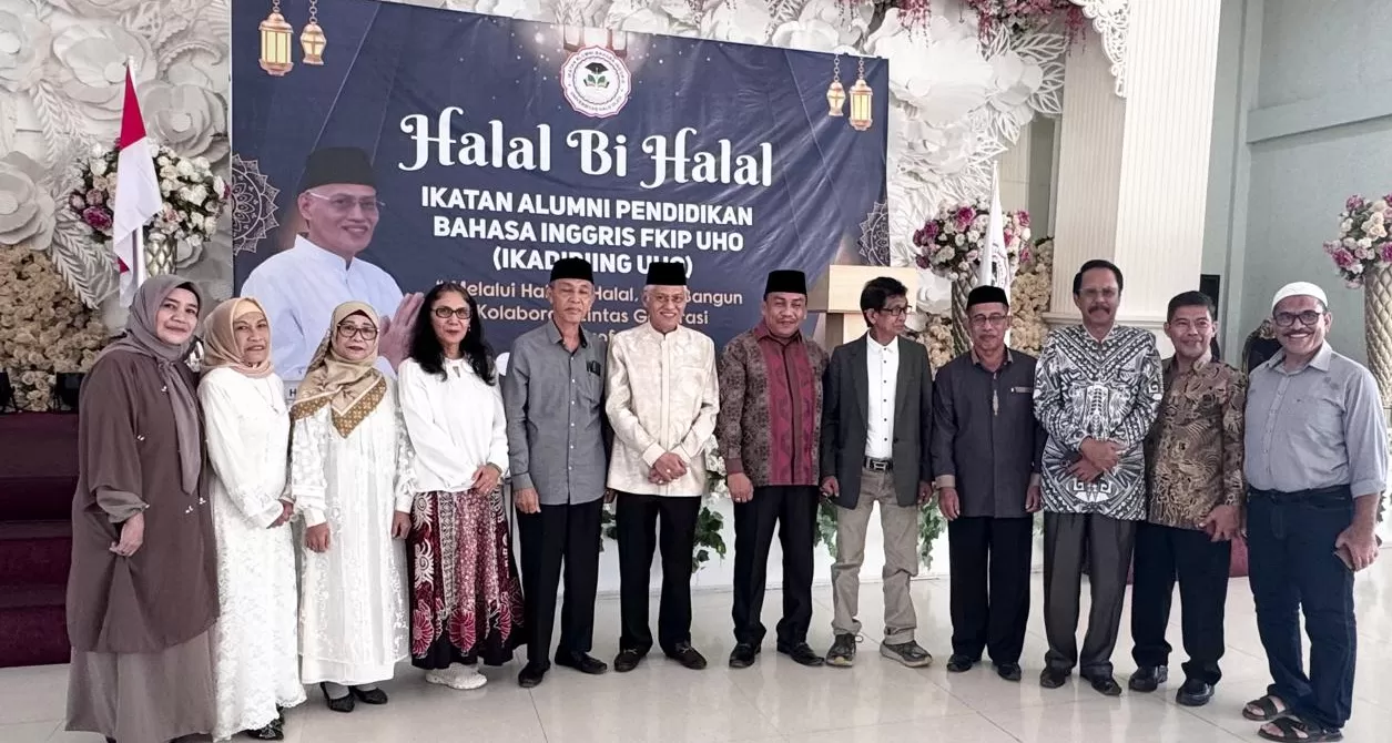Halal bihalal ratusan alumni dari berbagai angkatan dan latar belakang profesi, Minggu (19/4/2026), di Kendari.