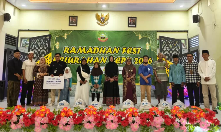 Bawa Berkah Idulfitri, BRI Cepu Bagikan Puluhan Kado Lebaran untuk Warga Kurang Mampu