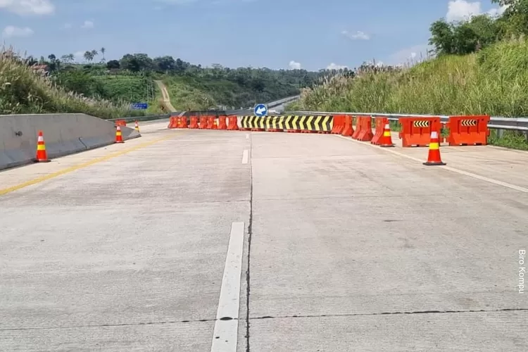 Ilustrasi pembangunan jalan tol penghubung Aceh dan Sumatera Utara, Jalan Tol Sigli Banda Aceh yang pengadaan lahannya menyiyasakan 3 km tersisa. Tol ini bagian dari Jalan Tol Trans Sumatera (JTTS).  (Instagram: kemenpupr)