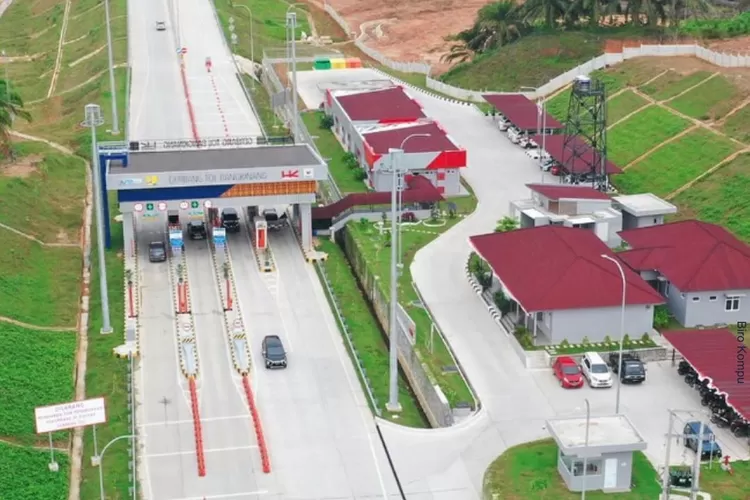 Ilustrasi Jalan Tol Pekanbaru-Dumai di Provinsi Riau yang menjadi jalan tol paling ramai dilintasi kendaraan jelang mudik lebaran tahun 2024. tol ini merupakan bagian dari Jalan Tol Trans Sumatera (JTTS). (Instagram: kemenpupr)