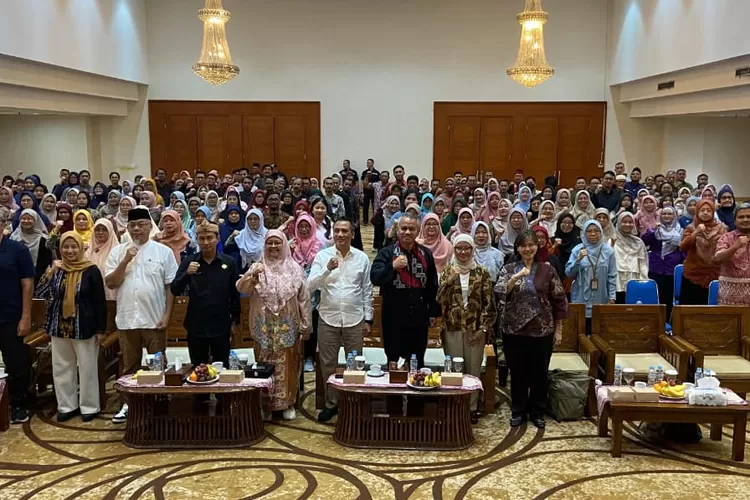 Foto bersama usai kegiatan Workshop Kebangsaan Pencegahan Terorisme di Lingkungan Pendidikan Kota Depok. (ANDIKA EKA/RADAR DEPOK)