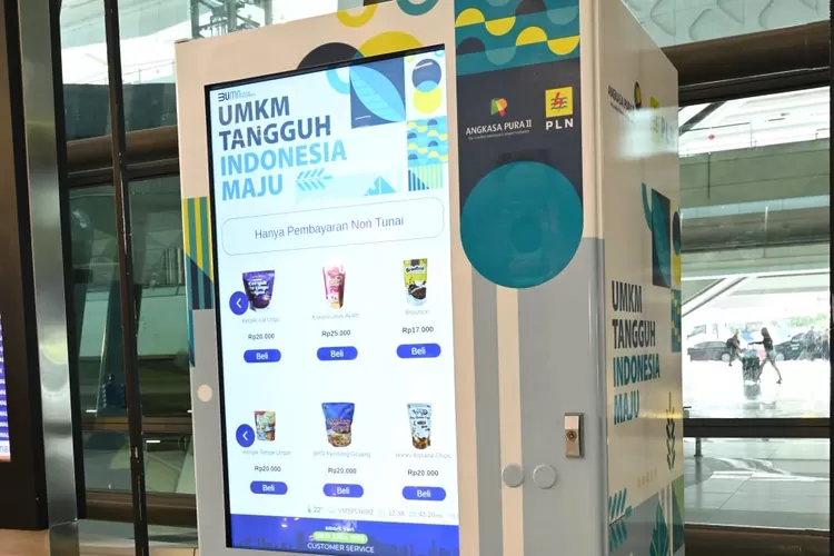 Berkat Kolaborasi Antar BUMN, Produk UMKM Binaan PLN Dijual di Vending Machine Bandara Soetta  (Humas PLN )