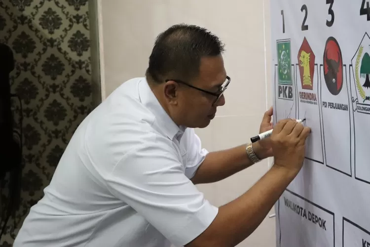 Ketua DPC Partai Gerindra Kota Depok, Pradi Supriatna, terlibat dalam Deklarasi Pemilu Damai, di Polres Metro Depok.  (Polres Metro Depok)