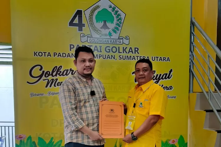 Abdul Haris Nasution Ambil Berkas Balon Walikota - Wakil Walikota Padangsidimpuan Di Kantor DPD Golkar Padangsidimpuan dan Diterima Ketua Tim Penjaringan Hadi Sofyan Lubis
