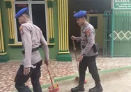 Satpolairud Polresta Barelang Bergerak, Bakti Bersih Hiasi Sekolah Dan Tempat Ibadah Warga Pesisir