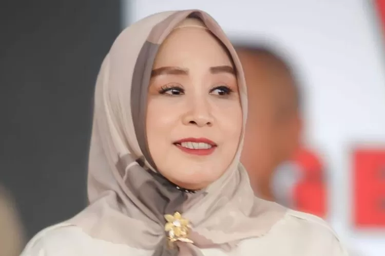 Pada peringatan hari ibu anggota DPRD Jawa Barat Prasetyawati mengajak ibu-ibu bersatu membangun bangsa dengan karya nyata.