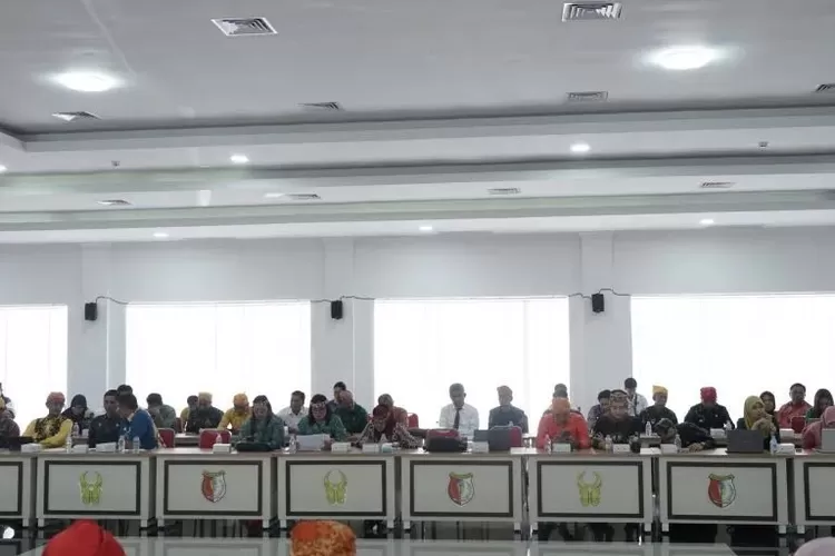 Di momen kegiatan inilah, diduga Kadis Pendidikan dan Kebudayaan Kabupaten Sigi, Anwar, melecehkan profesi jurnalis. Saat kegiatan ini, Wabup Samuel Pongi hadir. (Foto: IST).