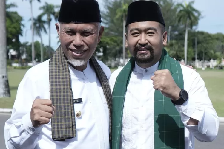 Gubernur Sumatera Barat, Mahyeldi Ansharullah bersama Wagub Sumbar, Audy Joinaldy. Diketahui Pemprov Sumbar telah menghabiskan dana lebih dari Rp650 miliar untuk pembangunan infrastruktur di Sumatera Barat. (Humas Pemprov Sumbar )