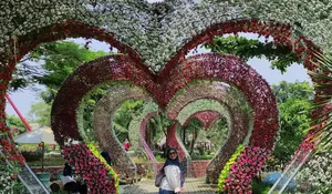 Cantik Banget! Menyajikan Taman Bunga Sintesis Terbesar di Purwakarta, Ini Dia Pesona Cikao Park Purwakarta