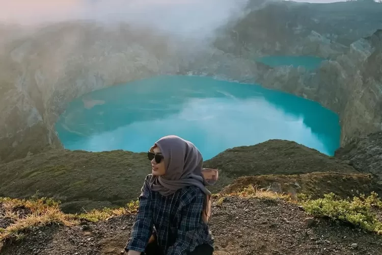 3 rekomendasi wisata di NTT (Sumber - Taman Nasional Kelimutu : Instagram @vvioctaviast_)