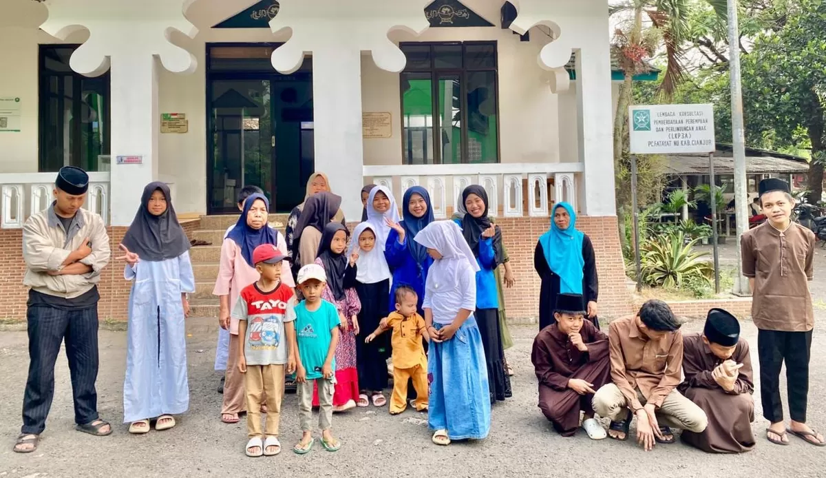 KOPRI PMII Cianjur salurkan paket sembako untuk yatim dan lansia. (FOTO: Ist)