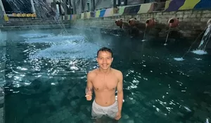 HTM Cuma Rp10 Ribu Ges! Kamu Udah Bisa Enjoy Pemandian Air Panas Ini, Sini Intip Pesona Wisata Guci Tegal